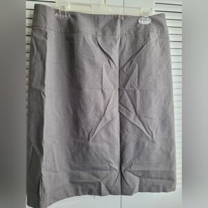 Elegant Gray Skirt with White Pin Stripes Size 14